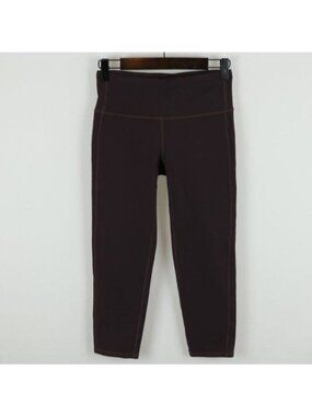 Athleta Elation Women's Extra Small Purple Tight Fit Capri Activewear Leggings